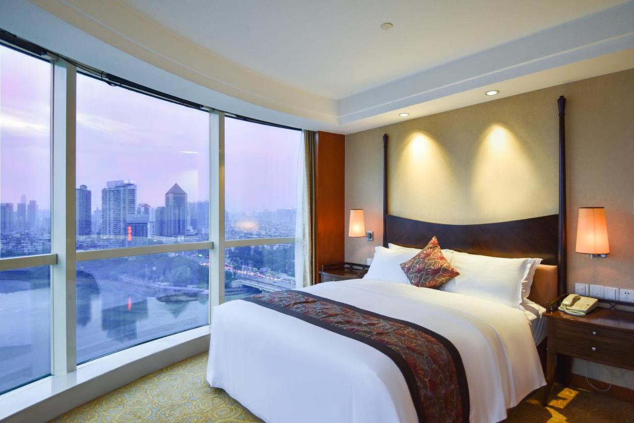 Guangxi Wharton International Hotel Nanning Exterior foto
