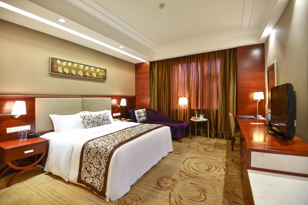 Guangxi Wharton International Hotel Nanning Exterior foto