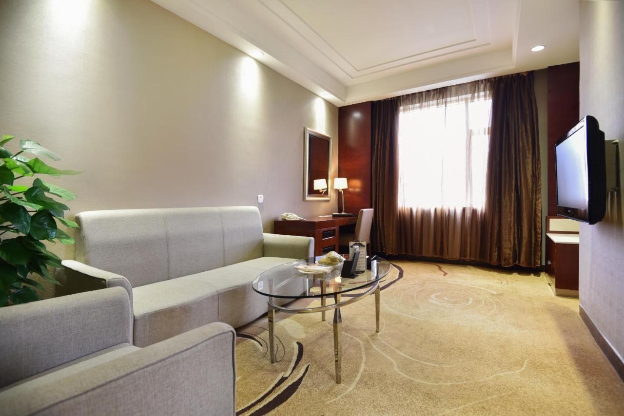 Guangxi Wharton International Hotel Nanning Exterior foto