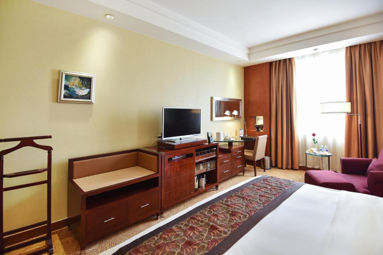 Guangxi Wharton International Hotel Nanning Exterior foto